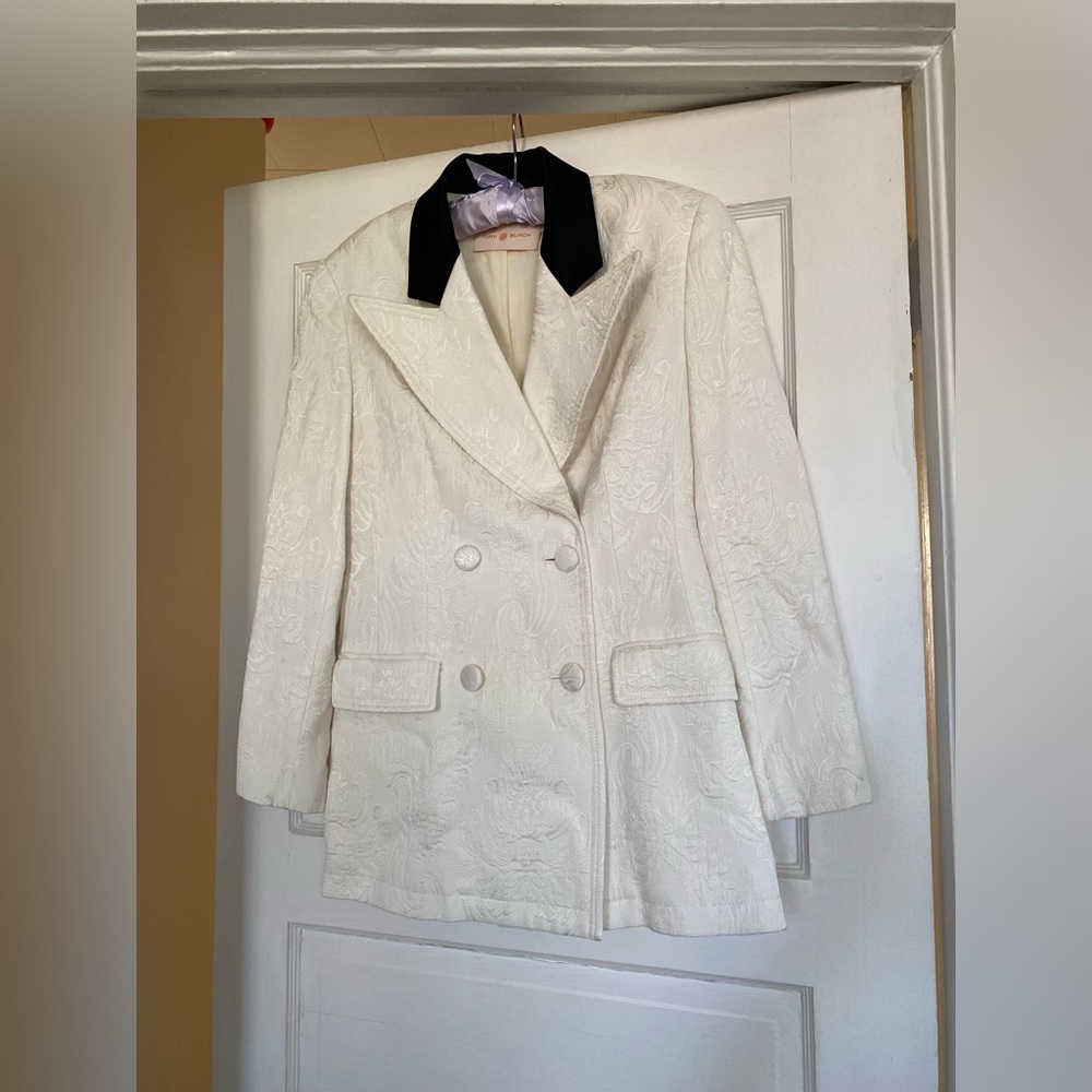 TORY BURCH WHITE PATTERNED TUXEDO STYLE BLAZER BLACK COLLAR chic floral - Picture 2 of 7